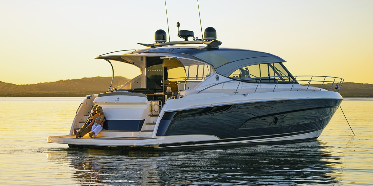 Riviera 5400 Sport Yacht Platinum Edition